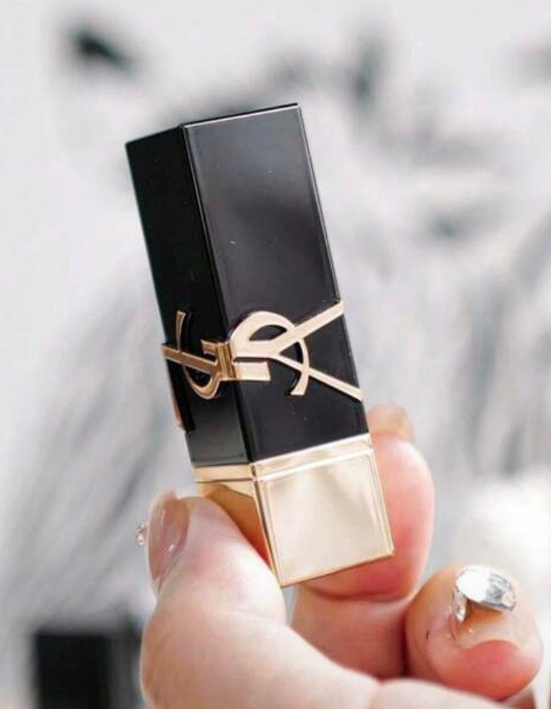 Labial rojo YSL